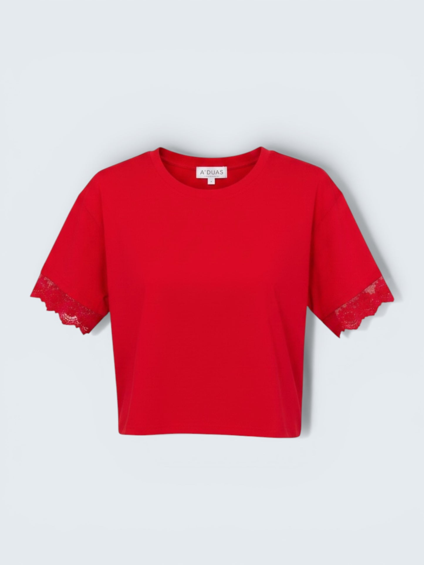 T-SHIRT VERMELHA COM RENDA